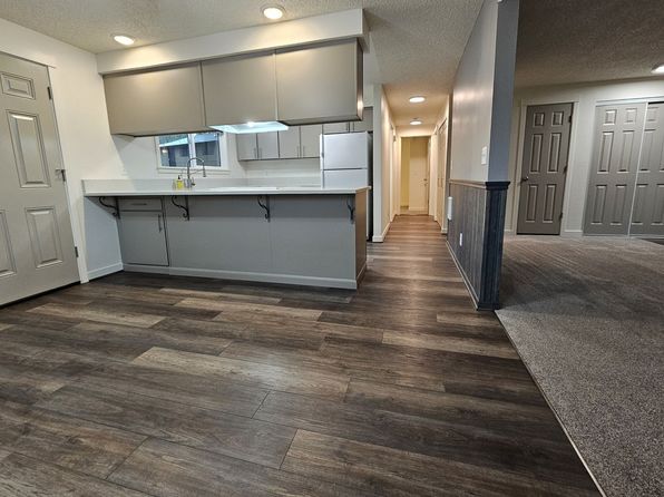 2323 SW Elmwood Dr #9
