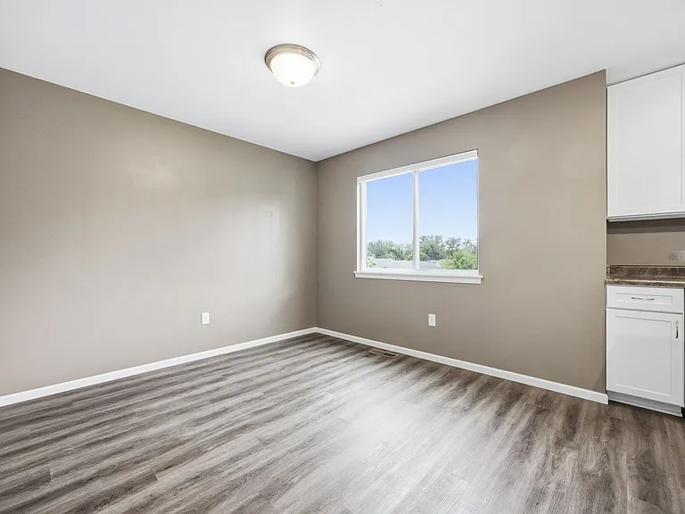 2414 Catskill Ct — Photo 2