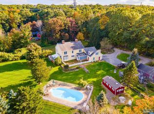 231 Willows Rd, Newton, NJ 07860