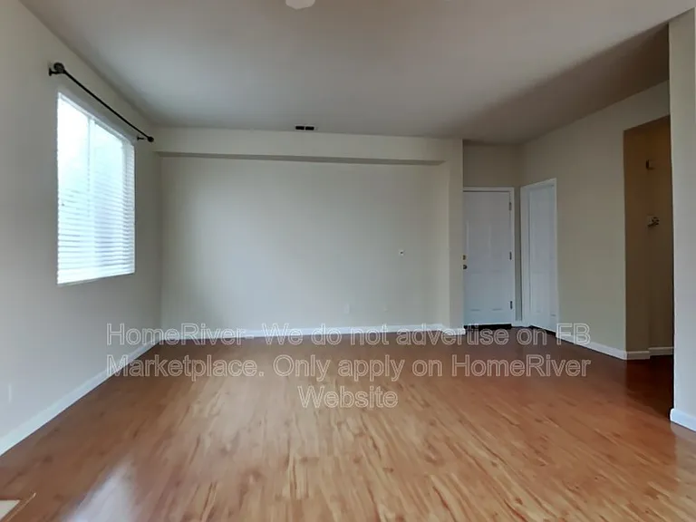 1069 Huntly Dr — Photo 5