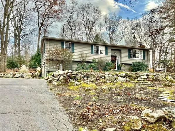 28 Springdale Dr S, Kingston, RI 02881
