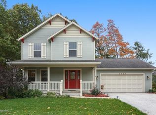 1323 Sycamore Ln, Benton Harbor, MI 49022