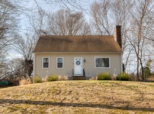 2 Marina View Dr, Chester, CT 06412