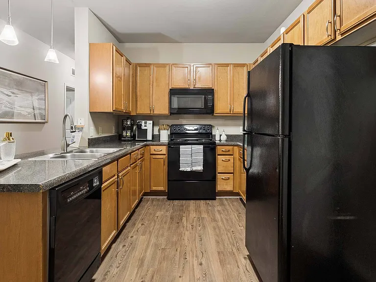 Avalon Apartments — Photo 4