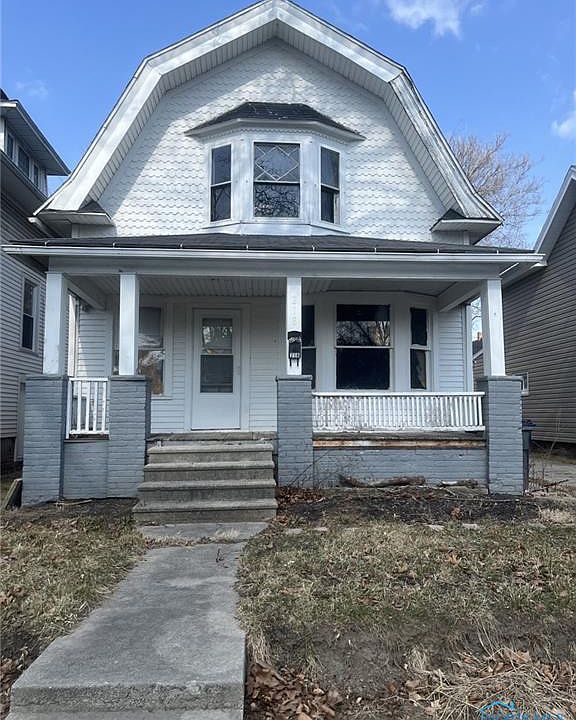 1st image of 218 Western Ave