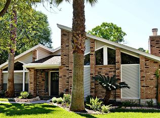 1819 Raintree Cir, Seabrook, TX 77586