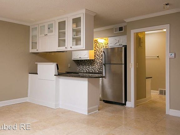 3rd image of 4440 Jarboe St APT 01