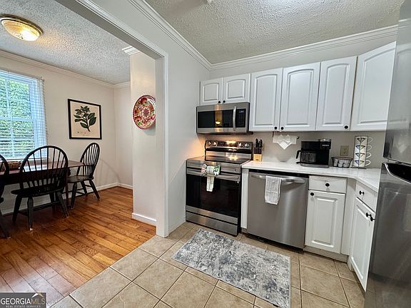 5th image of 48 Maxwell Ave
