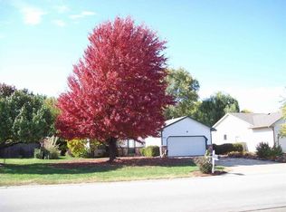 821 N Meadow Rd, Valley Center, KS 67147