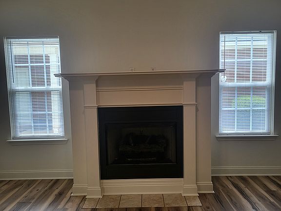 3rd image of 3104 Wax Myrtle Ln