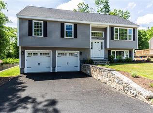 282 Lake Dr, Glocester, RI 02814
