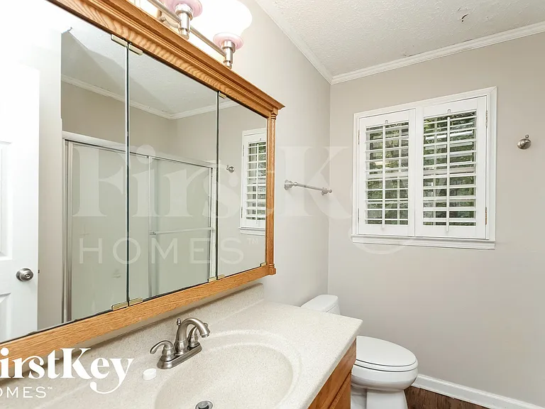 4042 Hampton Ct — Photo 9