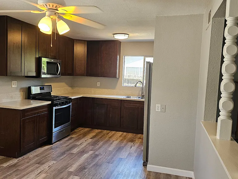 610 Daisy St — Photo 15