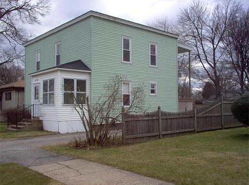 2nd image of 115 Chapel St