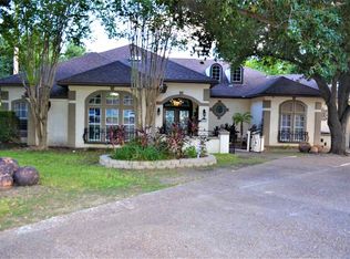 6 Manor Pl, Laredo, TX 78041