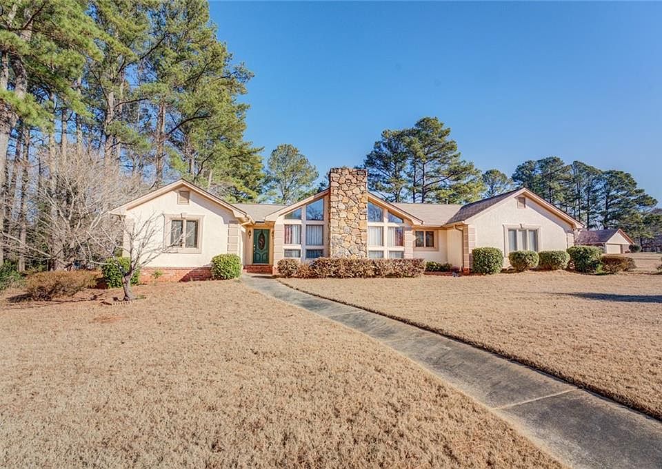1st image of 563 Clubland Cir SE