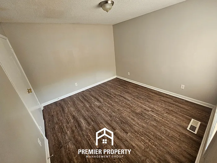 6149 Quince Rd — Photo 15