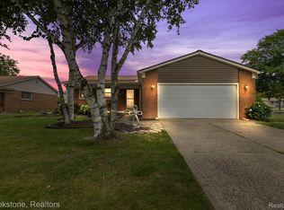 13279 Tonabee Dr, Sterling Heights, MI 48313