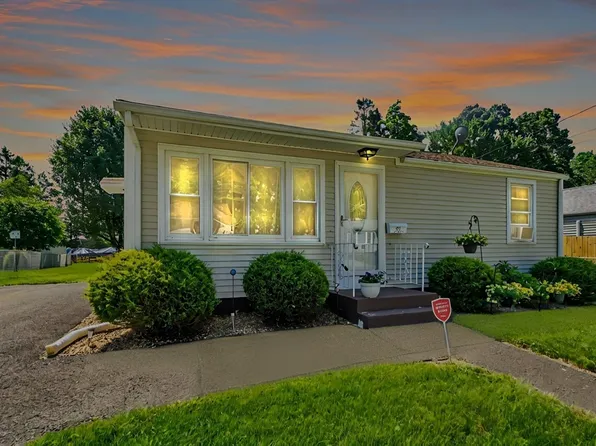 42 Berkshire St, Holyoke, MA 01040
