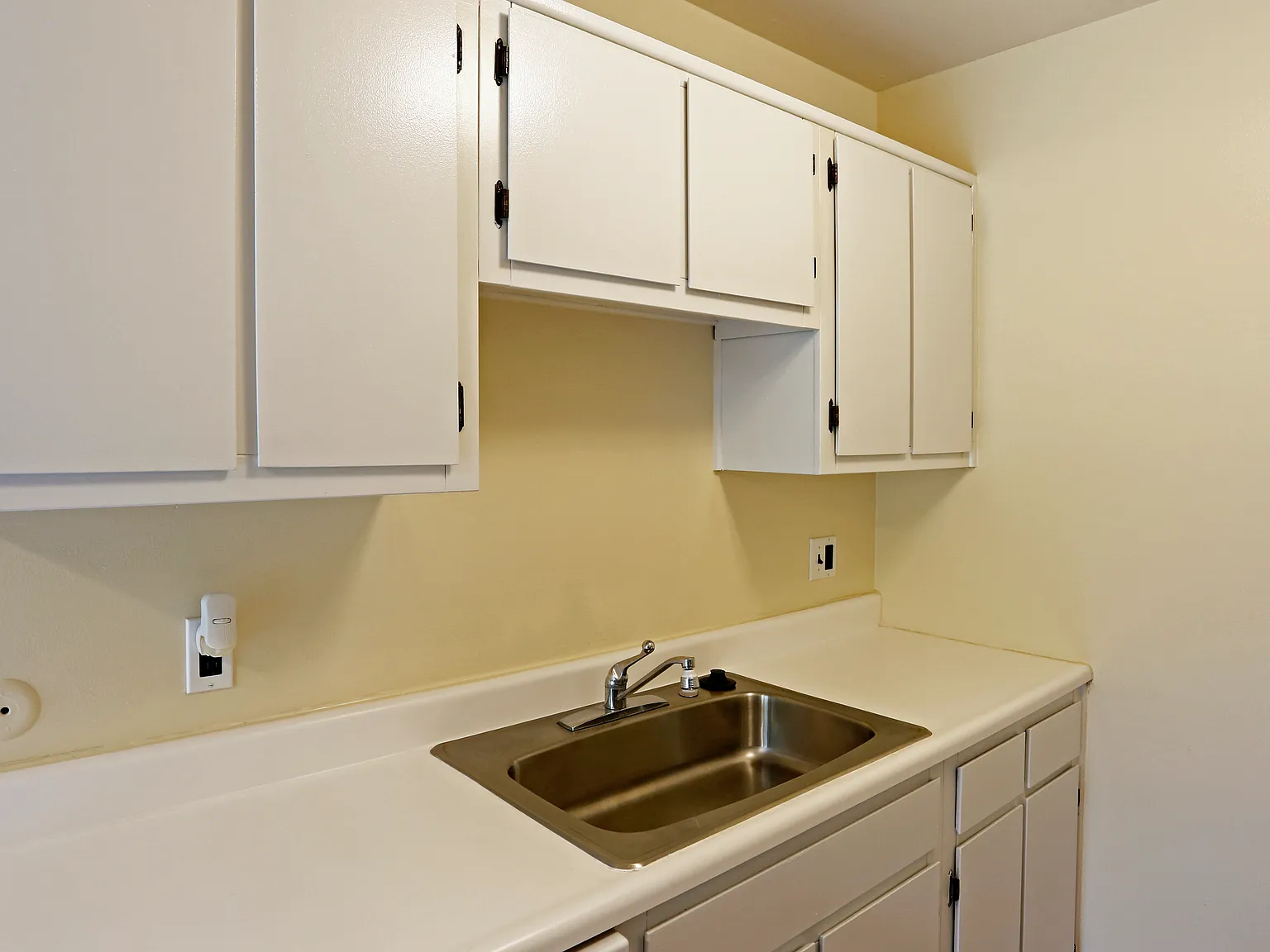 River Bend Apartments — Photo 3