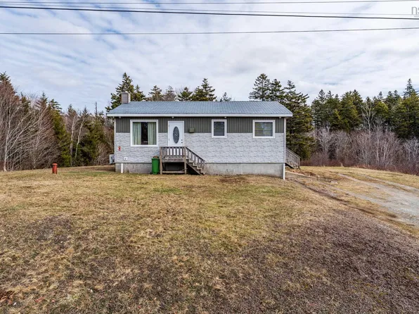 39 Oakridge Rd, Clare, NS B0W 1M0