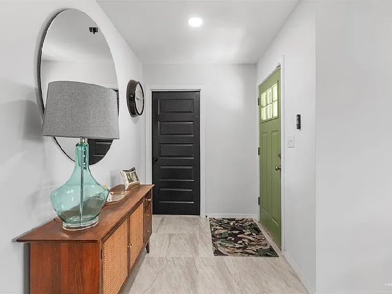 1214 S 13th Ave — Photo 10