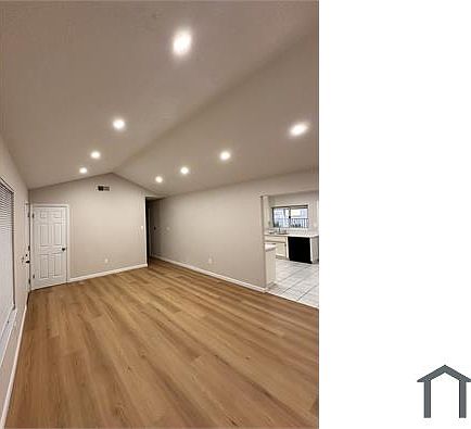3rd image of 133 Mossglen Cir