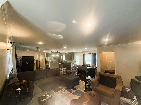 5th image of 16 Inglewood Dr