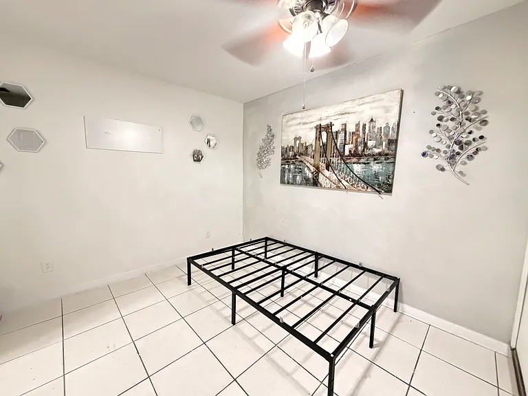 2120 NE 8th Pl #1 — Photo 5