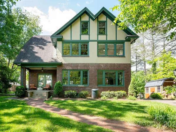 93 Saint Dunstans Rd, Asheville, NC 28803