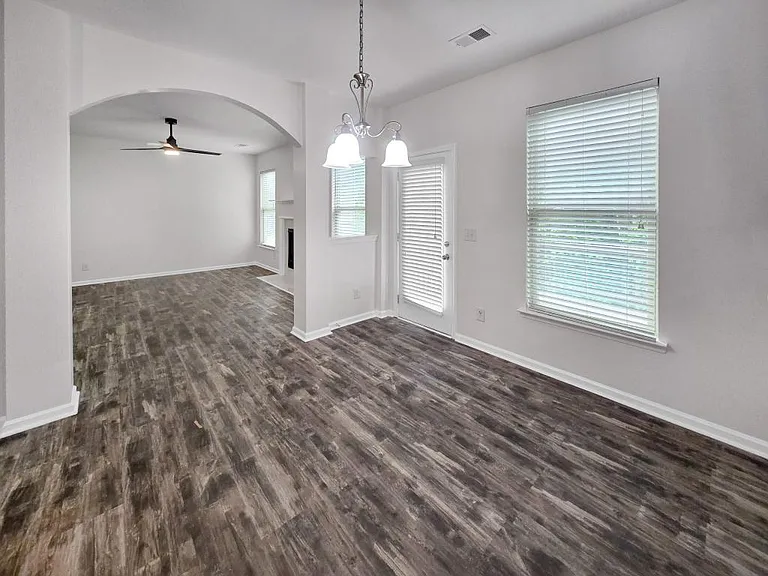 1437 Balvaird Dr — Photo 3