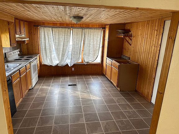 3rd image of 506 Tabby Ln