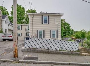 9 7th Ave, Lowell, MA 01854