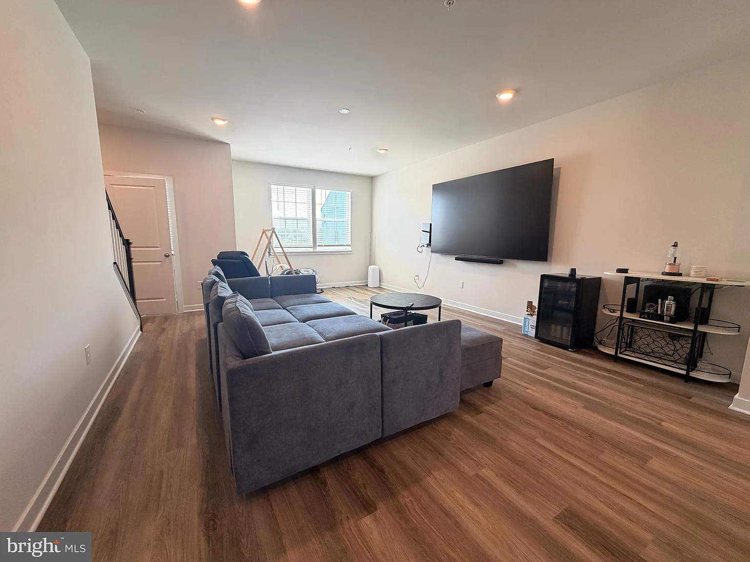 4 bed, 3.5 bath, 1480 sqft, $3,500 — Photo 4