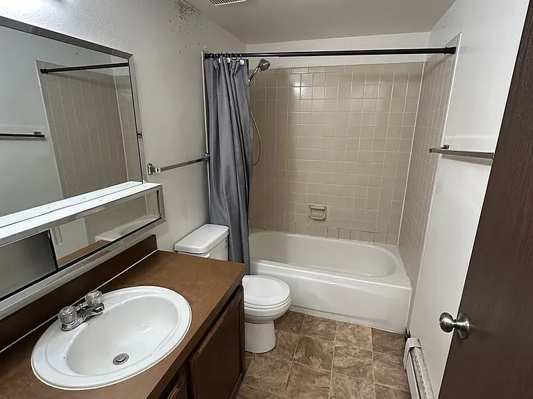Regency Apartments 4715 — Photo 5