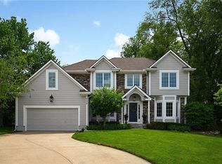 832 SW Cutter Ln, Lees Summit, MO 64081