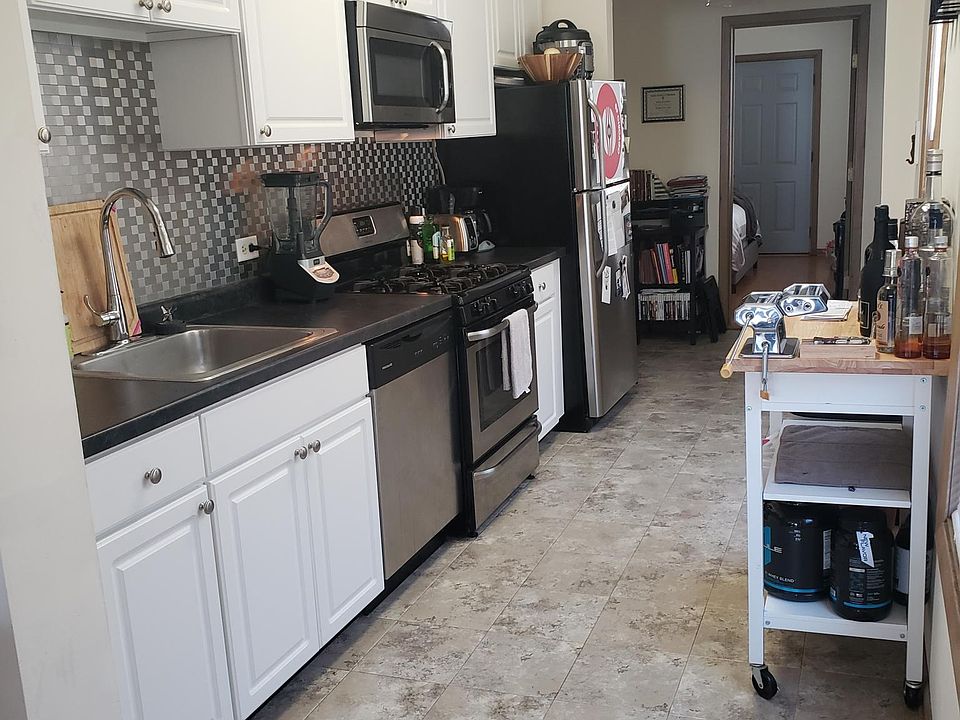 1st image of 1532 1/2 W Diversey Pkwy #3