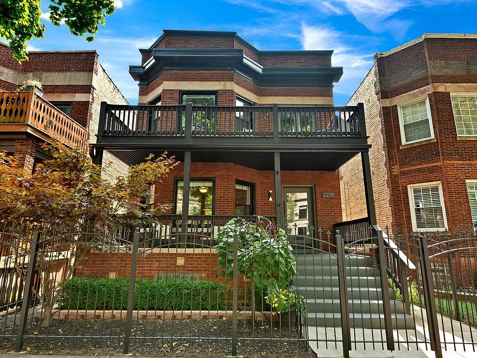 1st image of 2235 W Leland Ave #3
