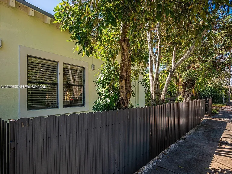 3452 Margaret St — Photo 6