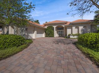 66 Saint James Dr, Palm Beach Gardens, FL 33418
