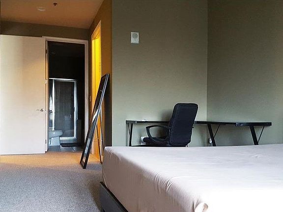 5th image of 711 Cosmopolitan Dr NE