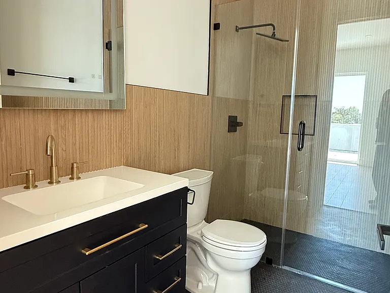 16508 San Fernando Mission Blvd — Photo 11