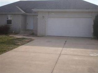 506 W Chestnut Rd, Nixa, MO 65714