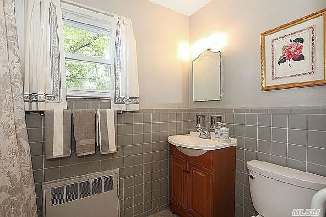 1st image of 105 Wilson St