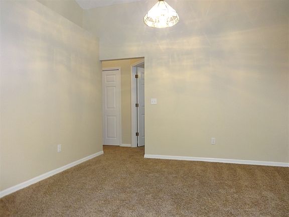 2nd image of 674 Park Valley Cir