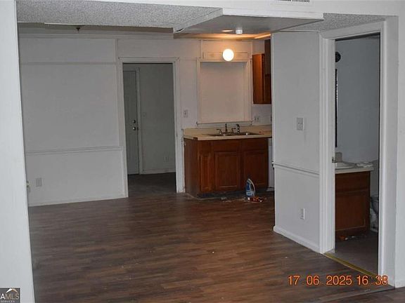 2nd image of 4403 Azalea Dr