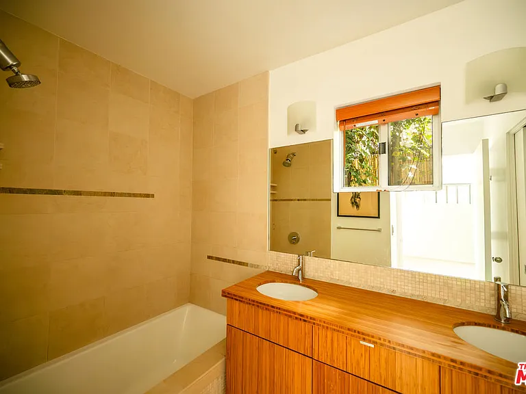 656 Angelus Pl — Photo 11