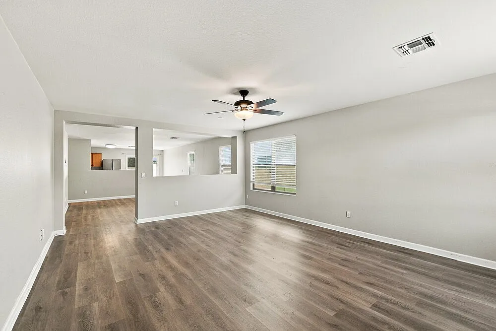 4 bed, 2.0 bath, 1756 sqft, $1,950 — Photo 4