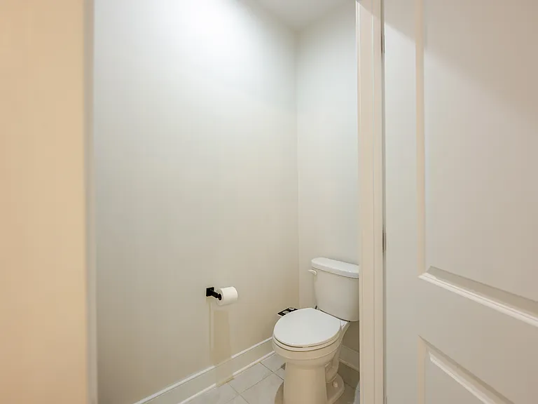 102 Saint Ives Pl #105 — Photo 19
