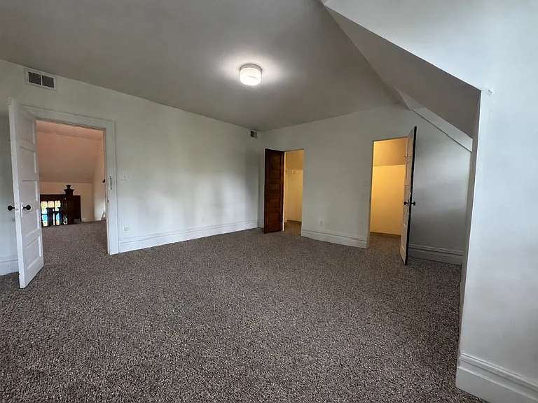 4821 Centre Avenue — Photo 17